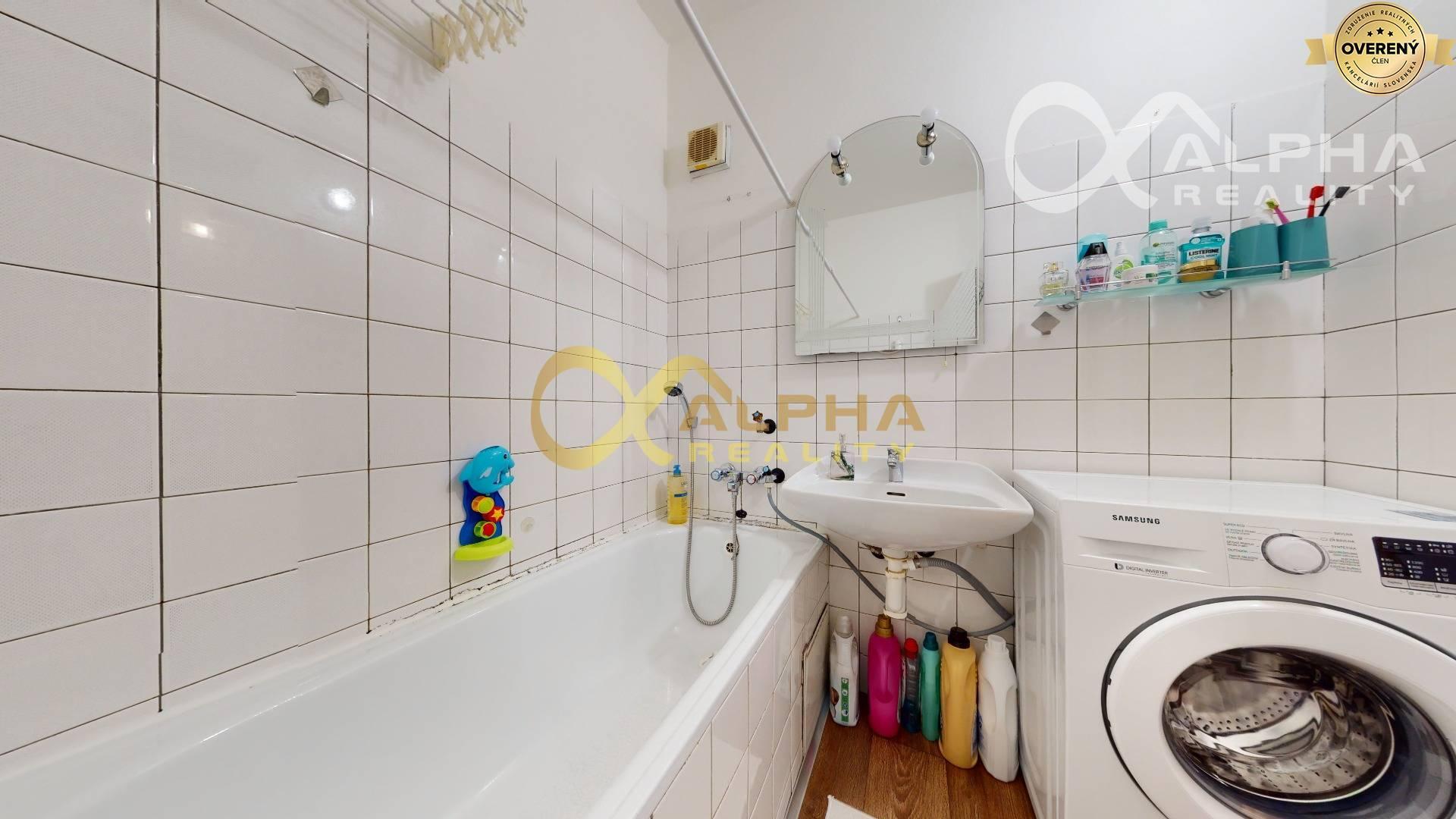 2 izbový byt s loggiou, sídlisko Západ, Levoča