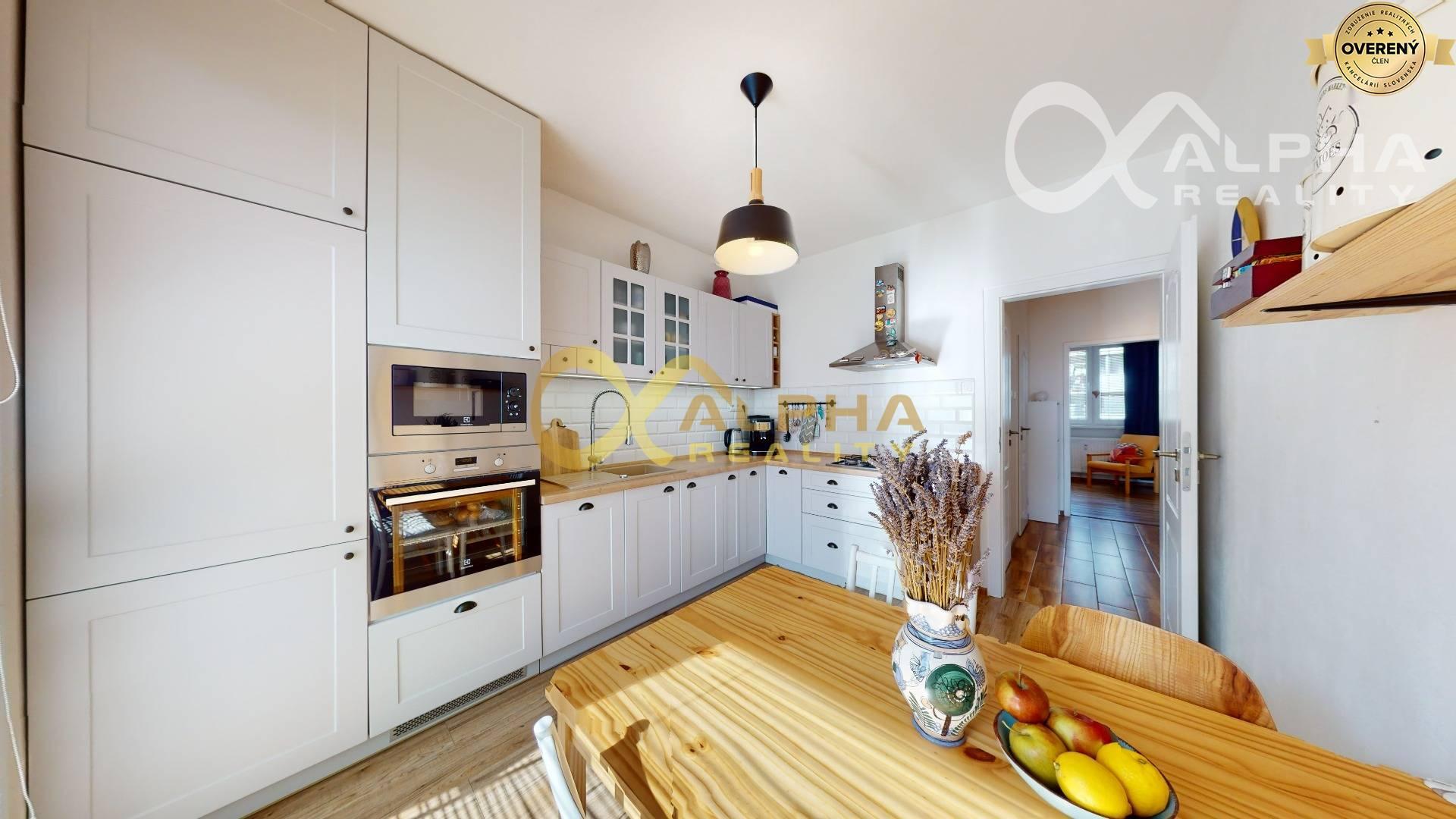 EXKLUZÍVNE 2 izbový byt s loggiou, sídl. Západ, Spišská Nová Ves