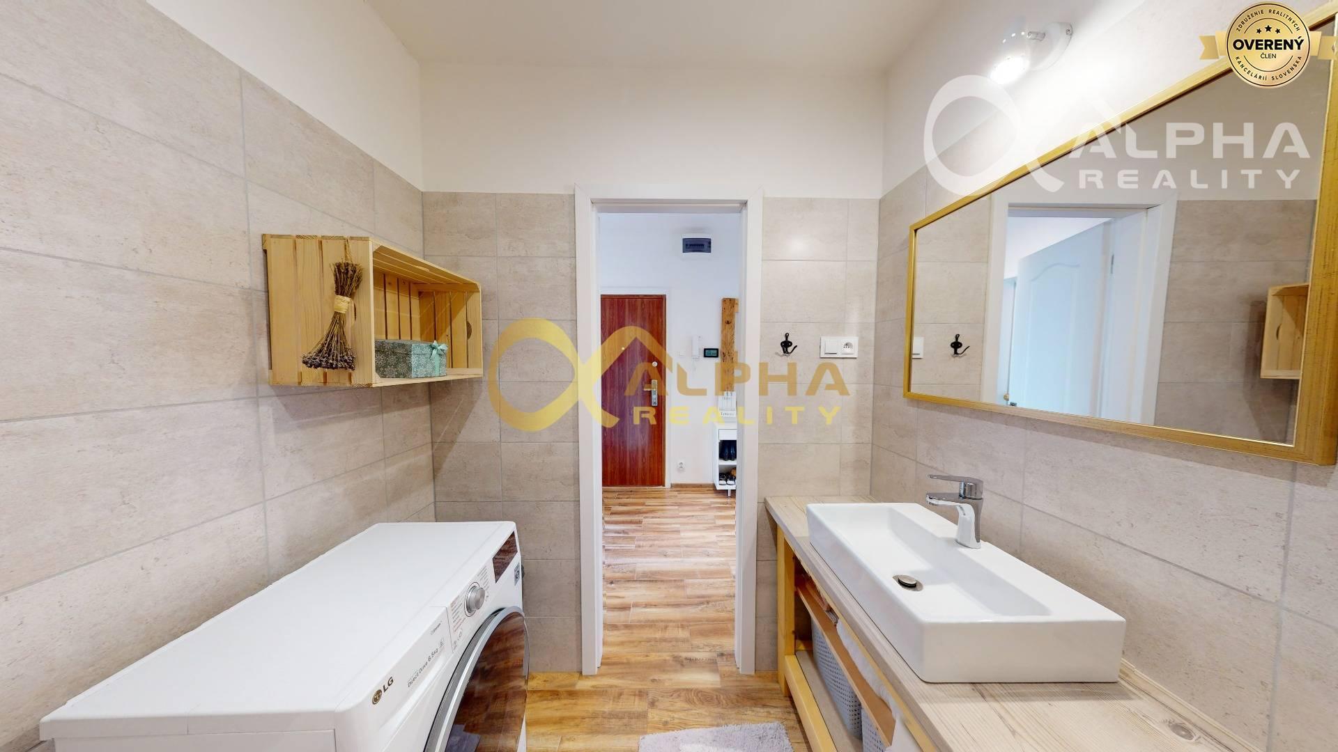 EXKLUZÍVNE 2 izbový byt s loggiou, sídl. Západ, Spišská Nová Ves