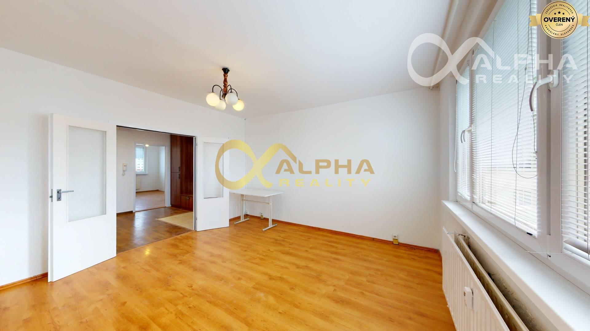 Exkluzívne: Prenájom 4 izbový byt s loggiou, sídl. Mier, Sp. Nová Ves