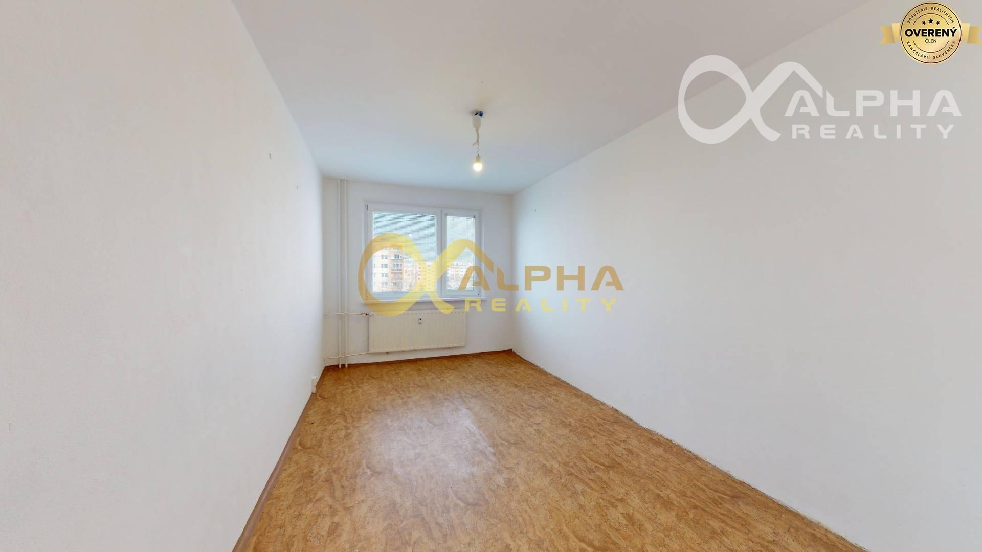 Exkluzívne: Prenájom 4 izbový byt s loggiou, sídl. Mier, Sp. Nová Ves