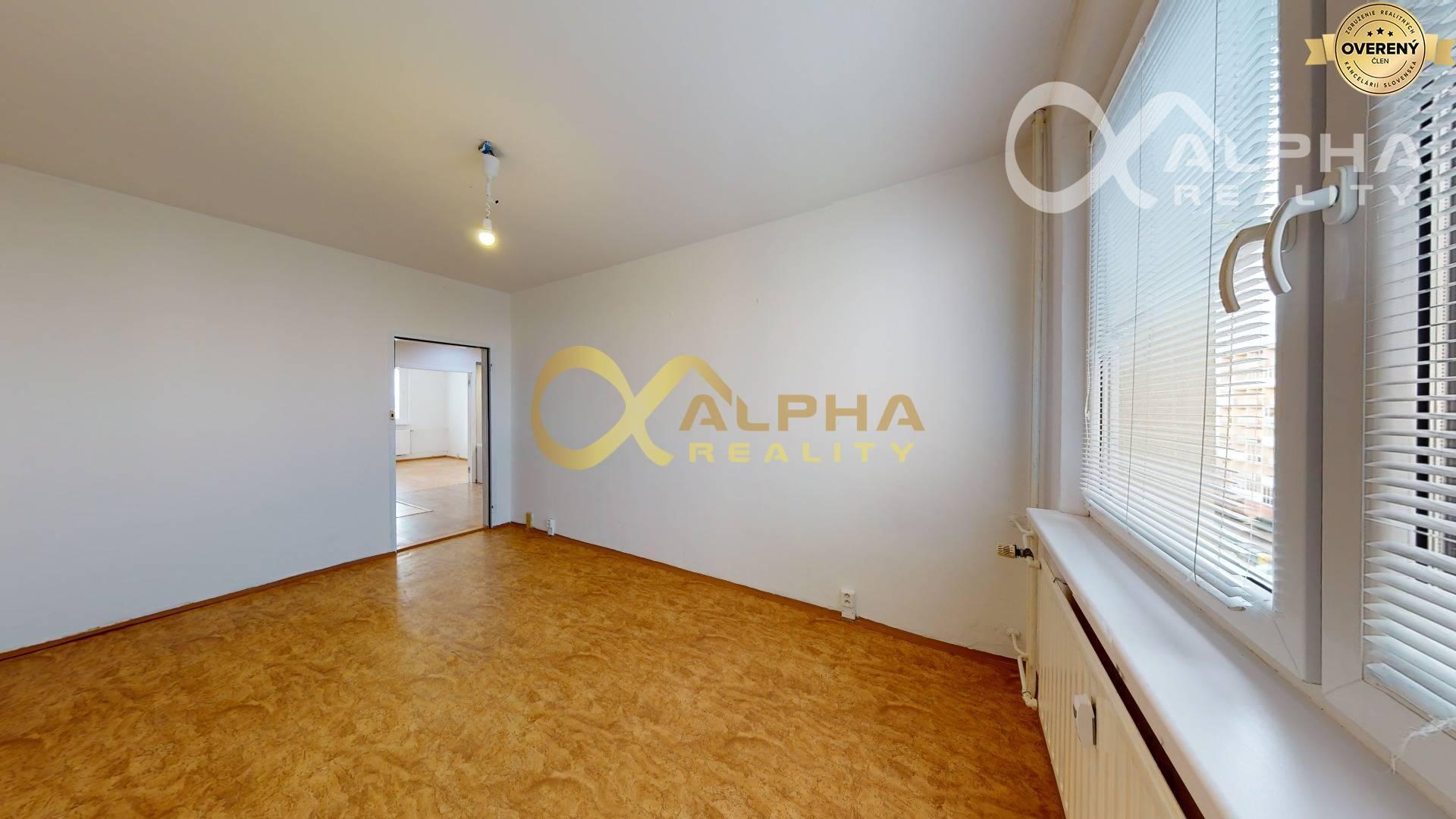 Exkluzívne: Prenájom 4 izbový byt s loggiou, sídl. Mier, Sp. Nová Ves