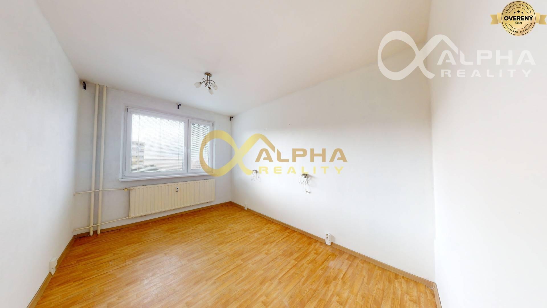 Exkluzívne: Prenájom 4 izbový byt s loggiou, sídl. Mier, Sp. Nová Ves