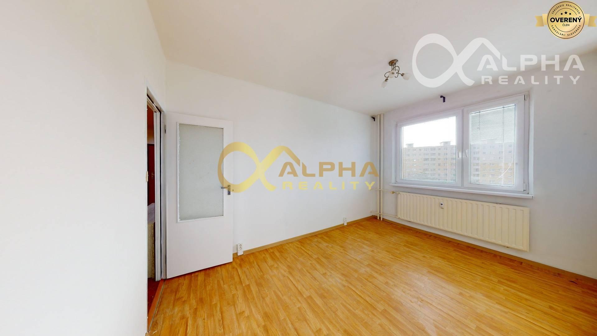 Exkluzívne: Prenájom 4 izbový byt s loggiou, sídl. Mier, Sp. Nová Ves