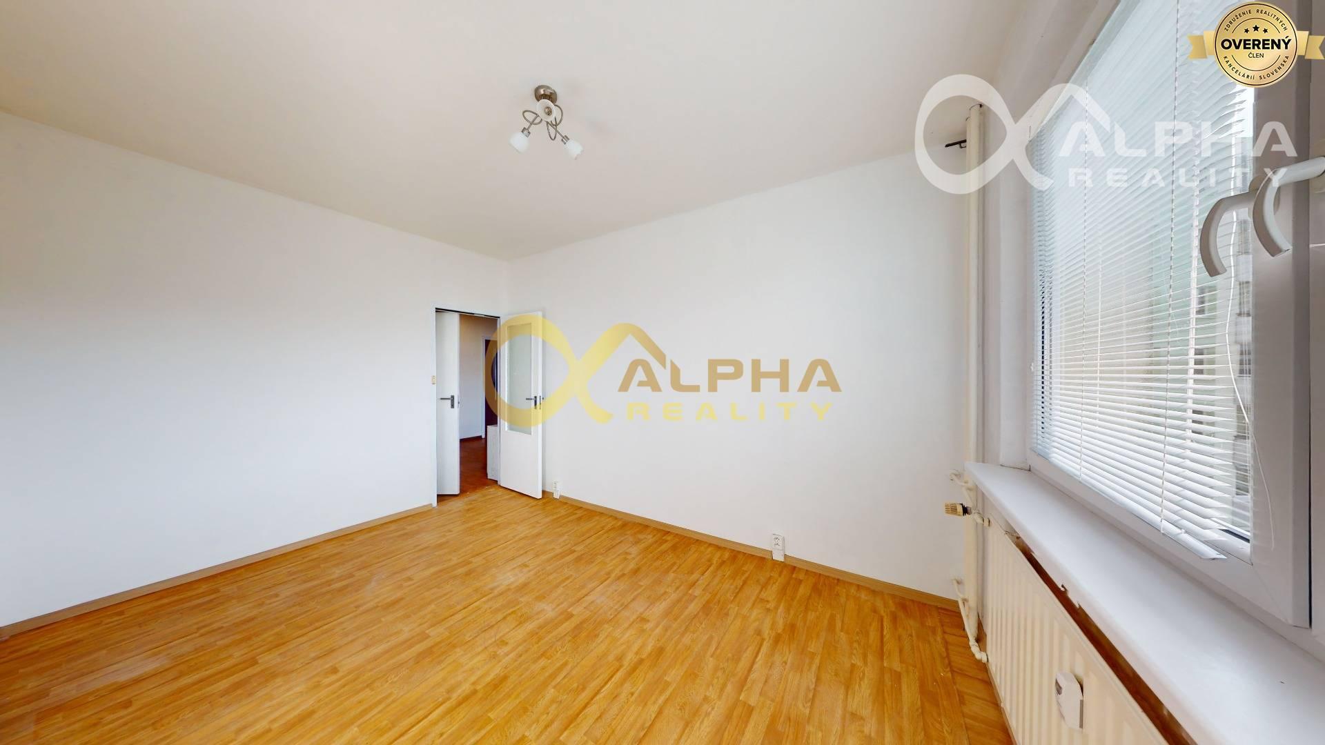 Exkluzívne: Prenájom 4 izbový byt s loggiou, sídl. Mier, Sp. Nová Ves