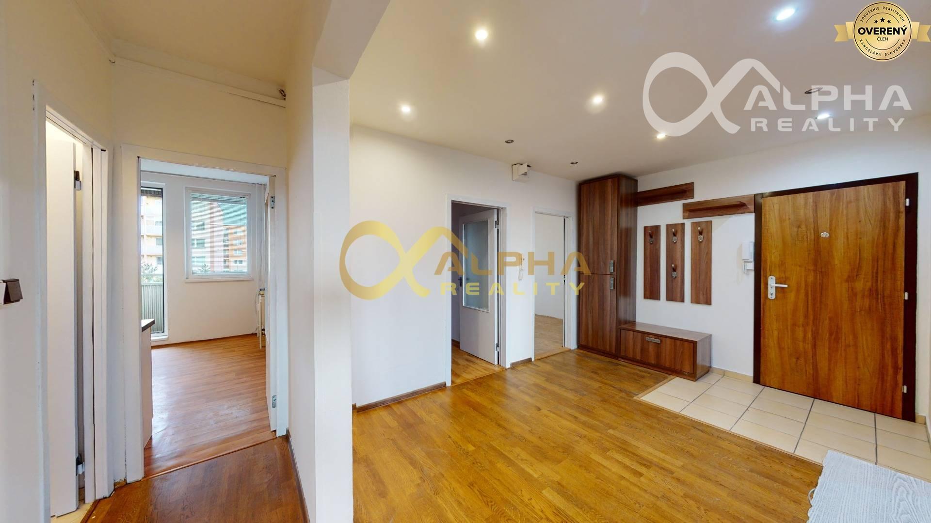 Exkluzívne: Prenájom 4 izbový byt s loggiou, sídl. Mier, Sp. Nová Ves