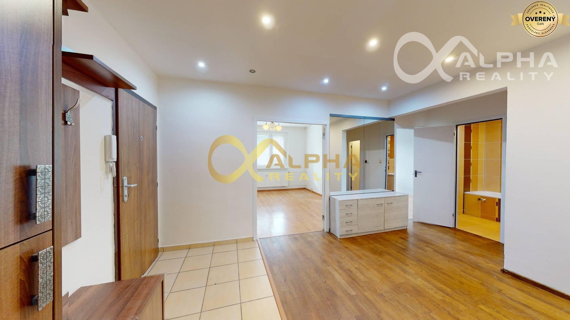 Exkluzívne: Prenájom 4 izbový byt s loggiou, sídl. Mier, Sp. Nová Ves