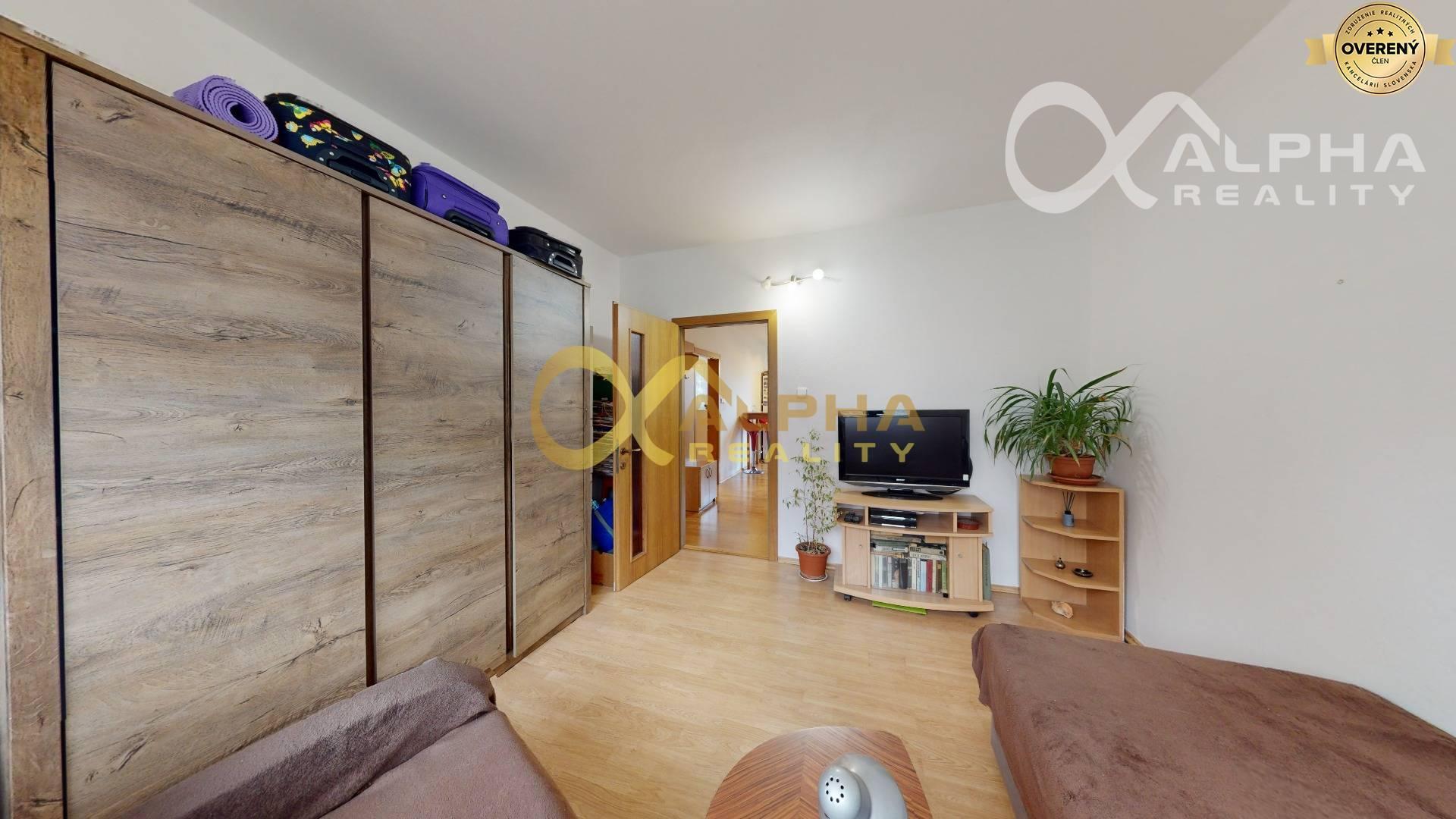 3 izbový byt s loggiou, sídlisko Tarča, Spišská Nová Ves