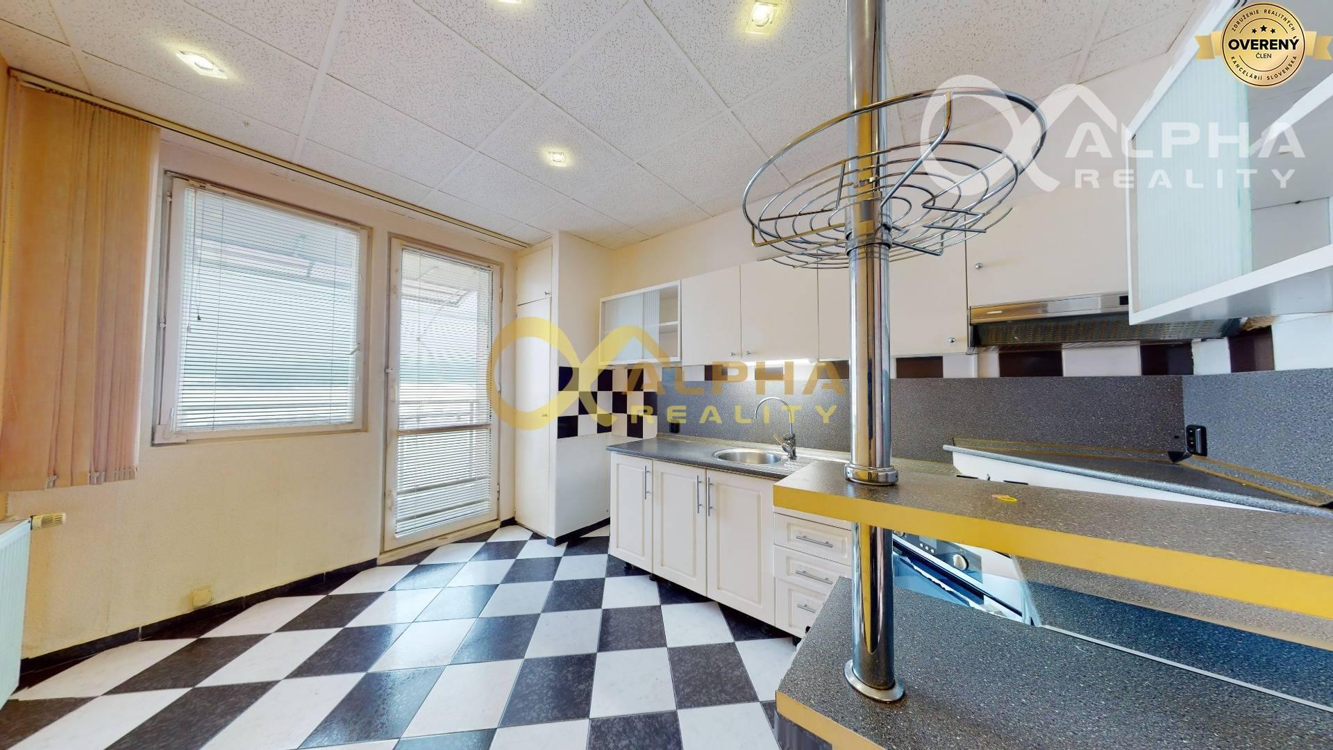 3 izbový byt s loggiou, sídlisko Západ, Spišská Nová Ves