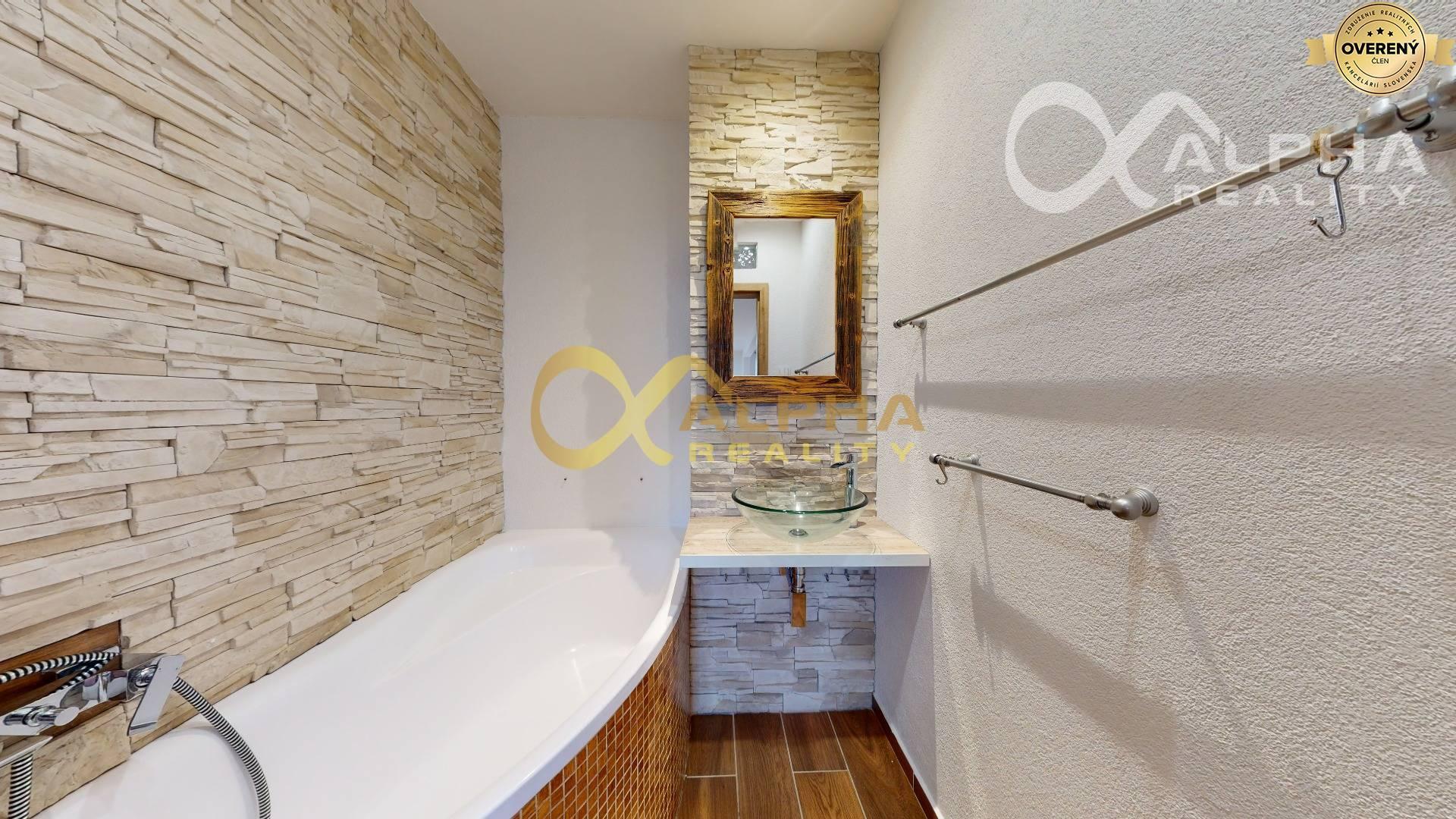 EXKLUZÍVNE 2 izbový byt s loggiou, sídl. Mier, Spišská Nová Ves