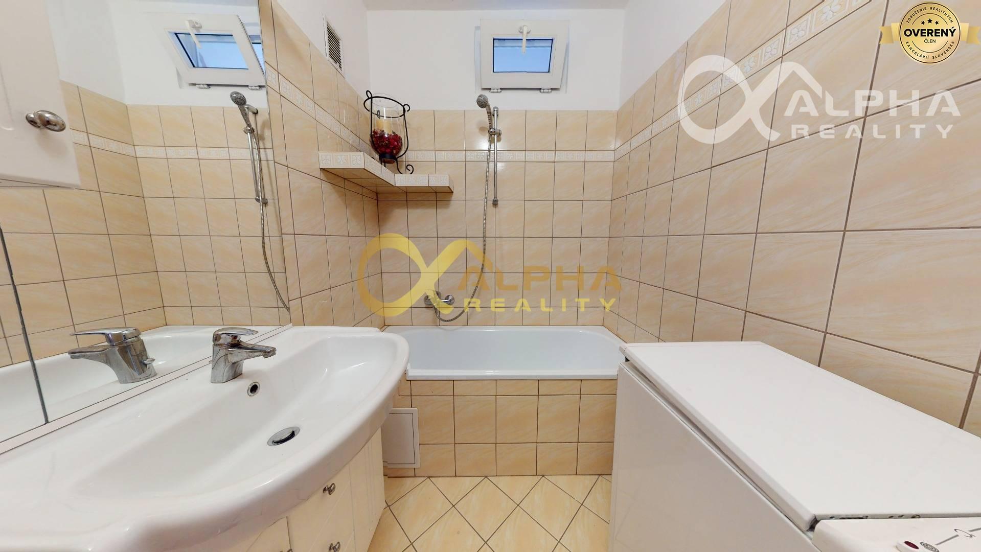 EXKLUZÍVNE 3 izbový byt s loggiou, sídl. Mier, Spišská Nová Ves