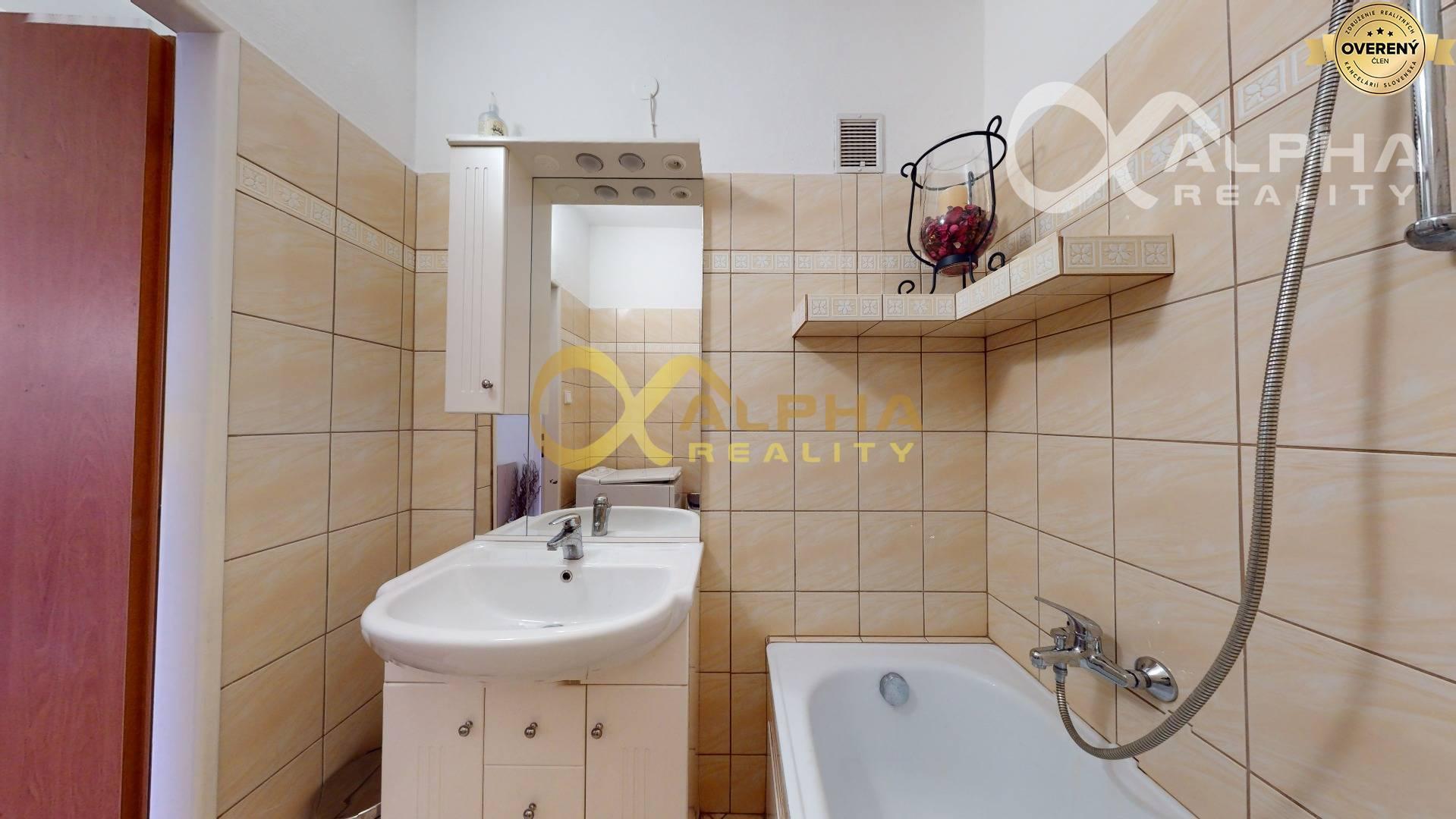 EXKLUZÍVNE 3 izbový byt s loggiou, sídl. Mier, Spišská Nová Ves