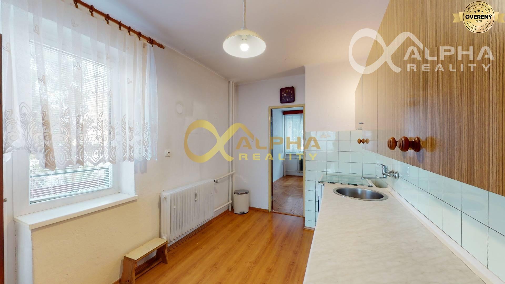 3 izbový byt s loggiou a balkónom, sídlisko Mier, Spišská Nová Ves