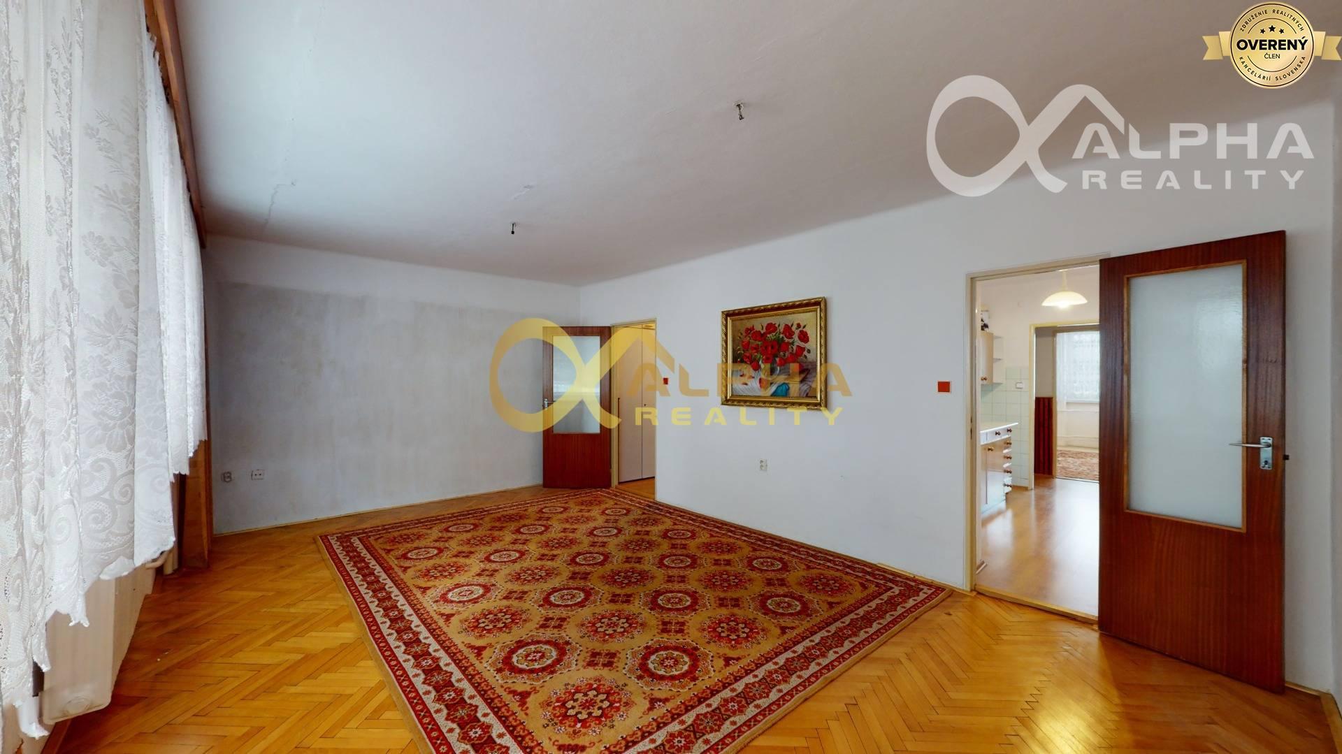 3 izbový byt s loggiou a balkónom, sídlisko Mier, Spišská Nová Ves