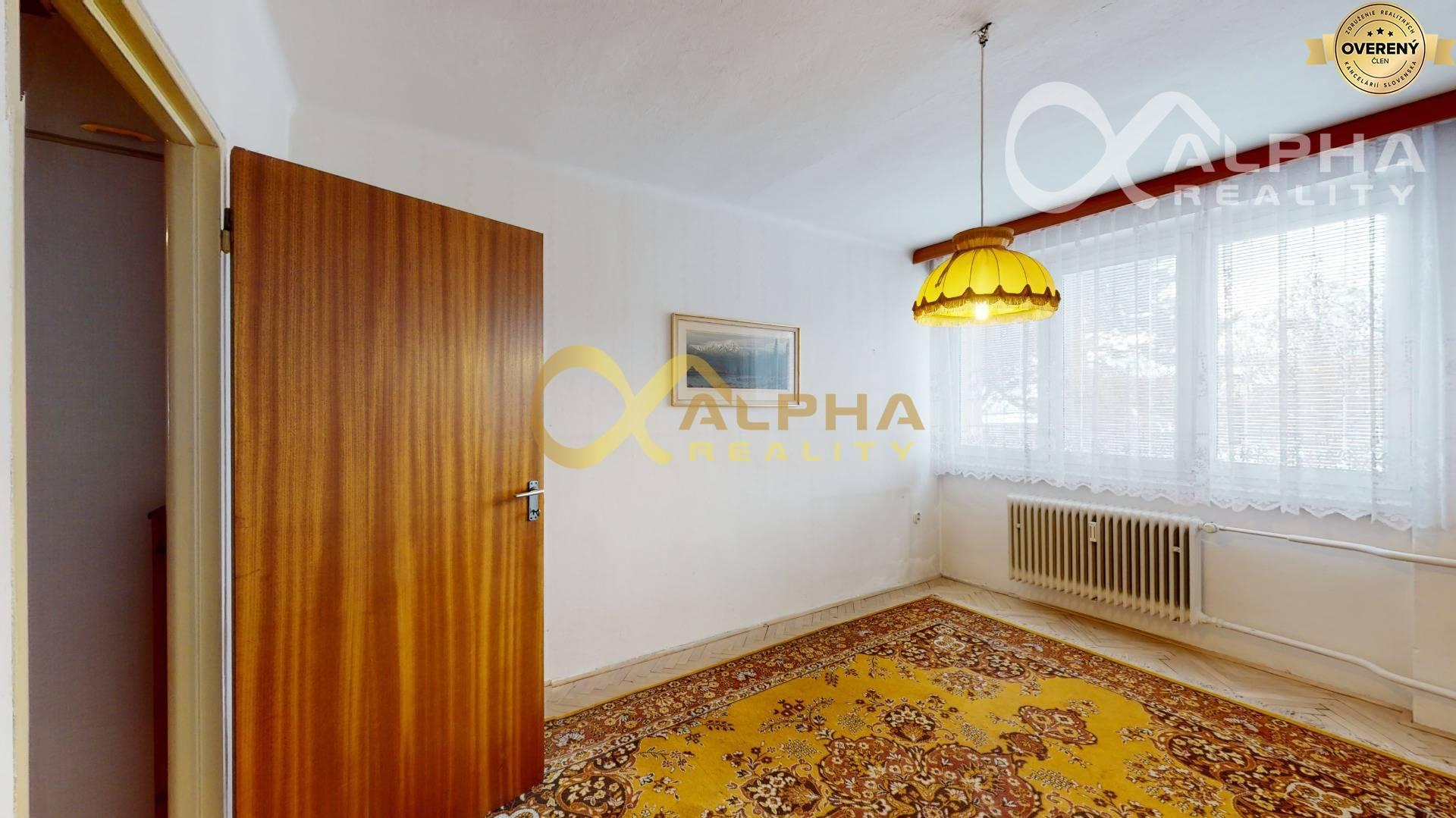 3 izbový byt s loggiou a balkónom, sídlisko Mier, Spišská Nová Ves