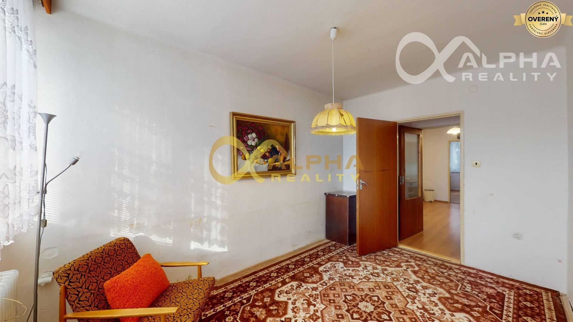 3 izbový byt s loggiou a balkónom, sídlisko Mier, Spišská Nová Ves