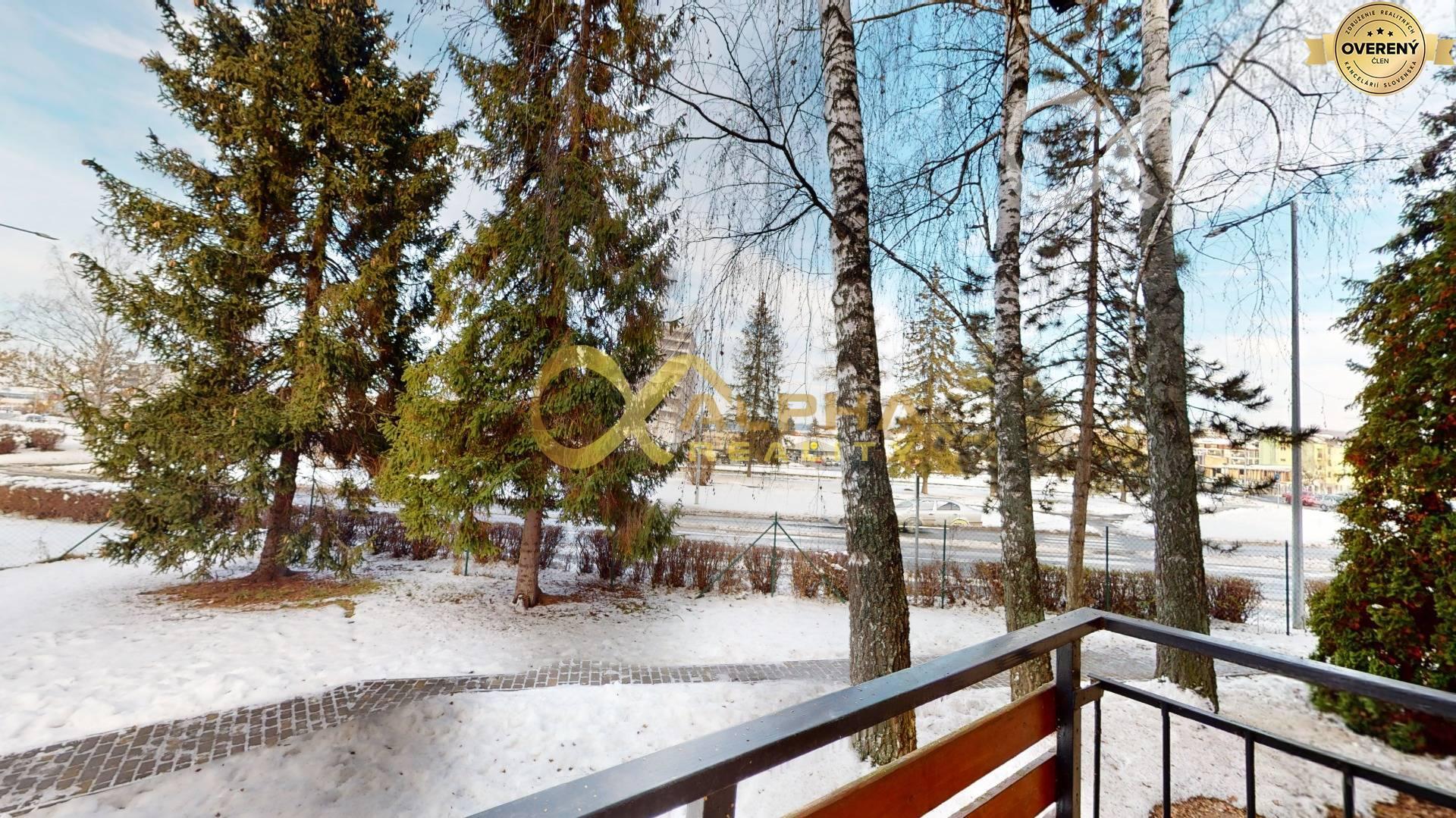 3 izbový byt s loggiou a balkónom, sídlisko Mier, Spišská Nová Ves