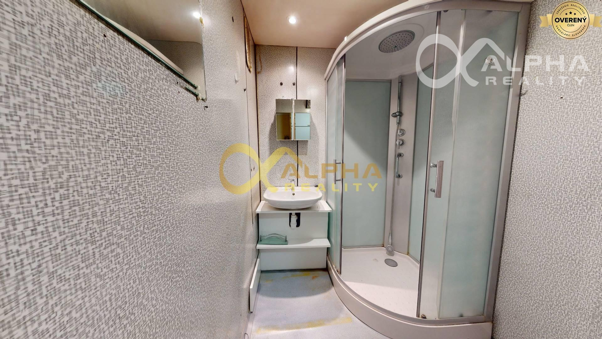 EXKLUZÍVNE 2 izbový byt s loggiou, centrum, Spišská Nová Ves