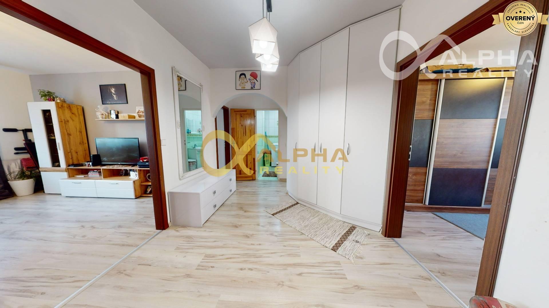 Exkluzívne 4 izbový byt s loggiou, sídl. Západ, Spišská Nová Ves