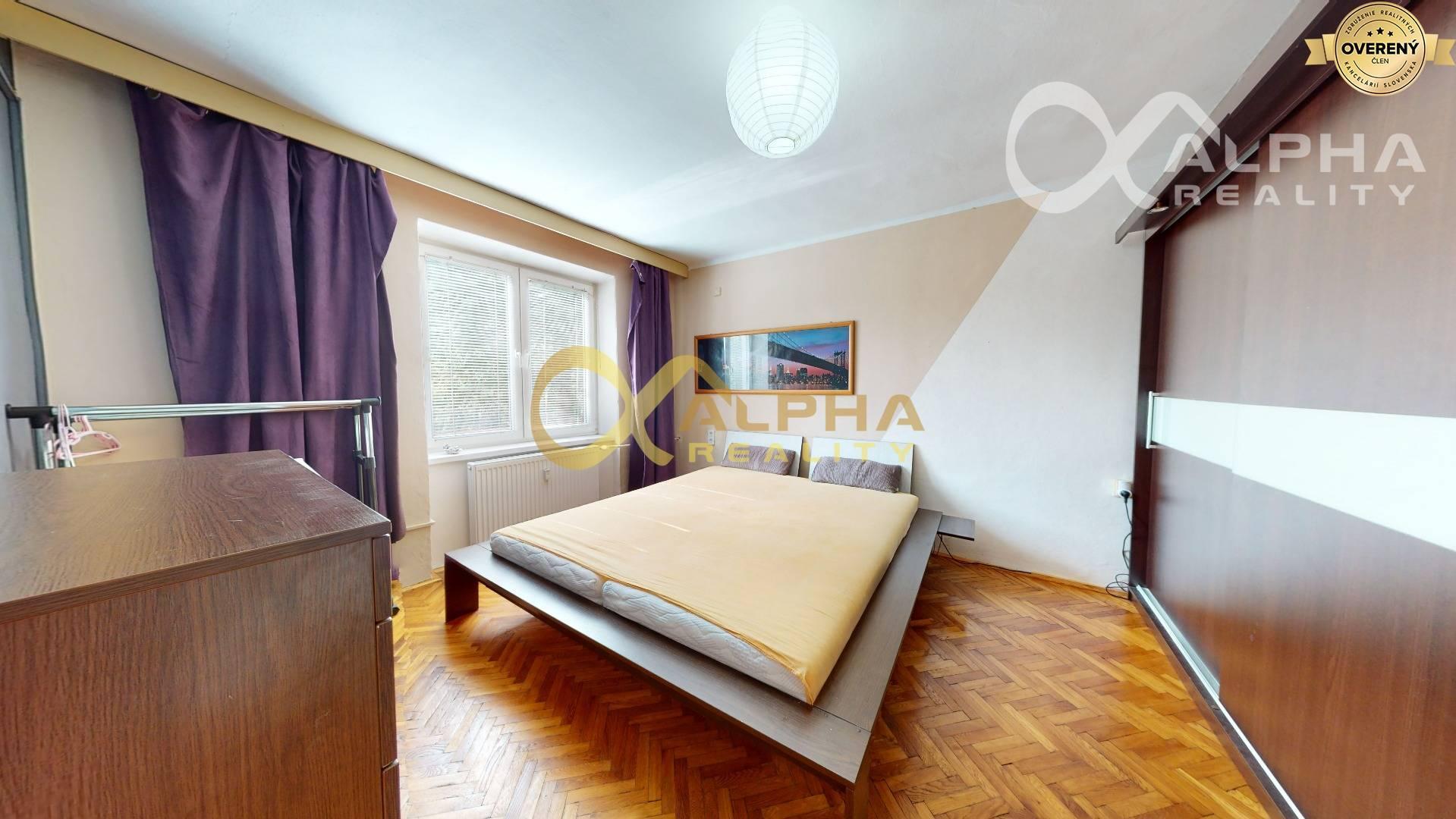 2 izbový byt s balkónom, centrum, Spišská Nová Ves