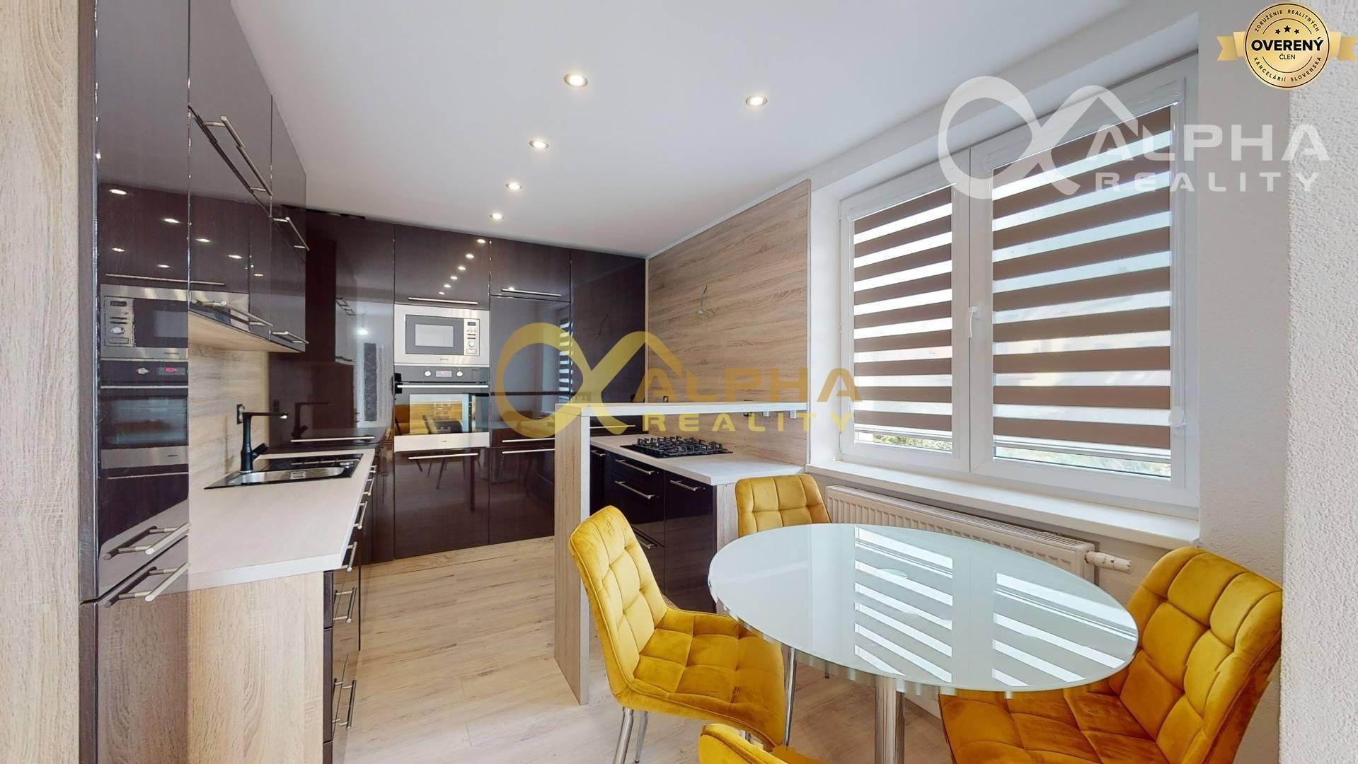 3 izbový byt s balkónom, centrum, Levoča