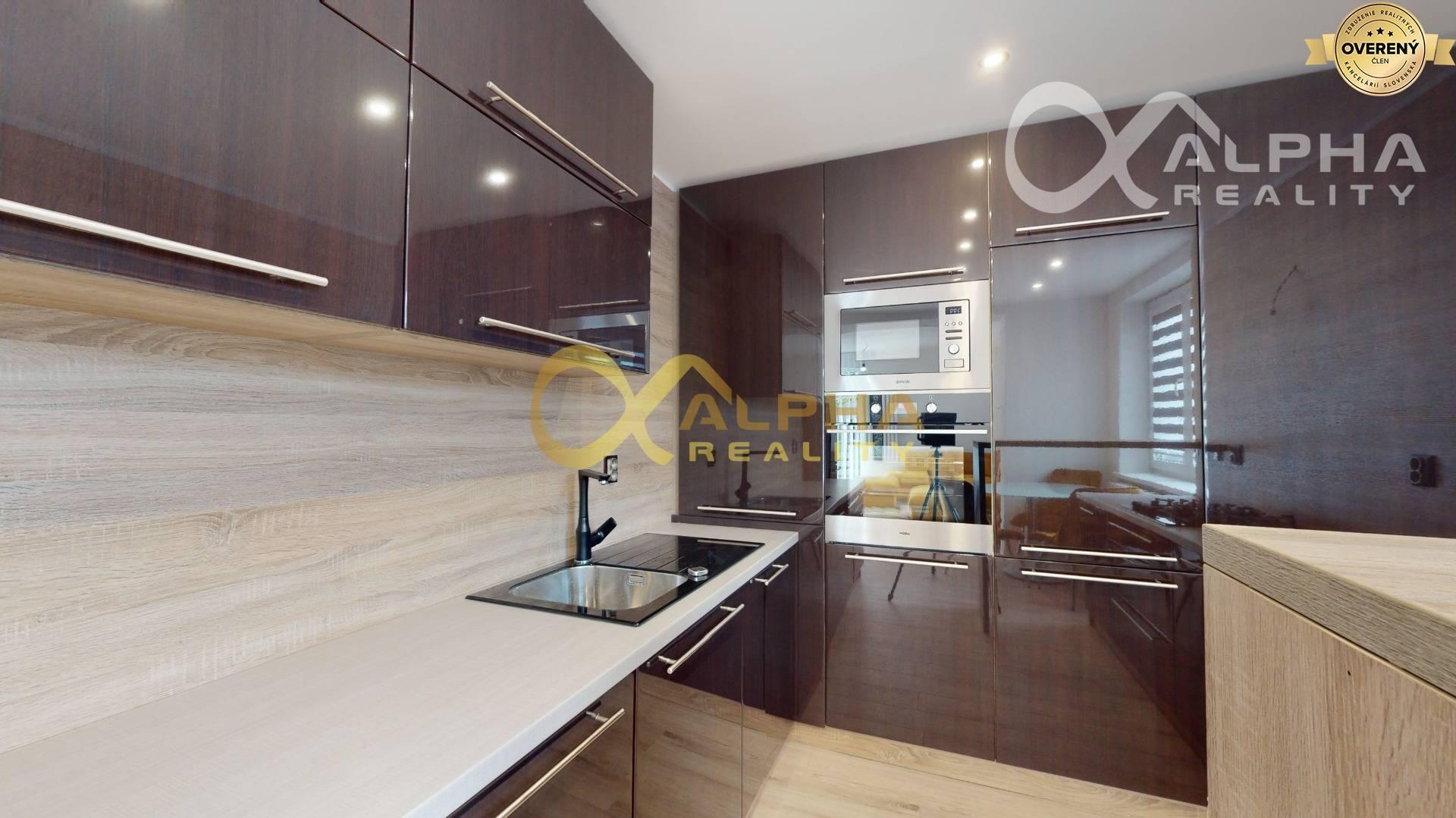 3 izbový byt s balkónom, centrum, Levoča