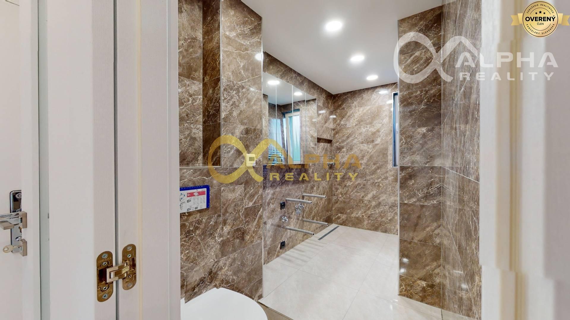 3 izbový byt s balkónom, centrum, Levoča