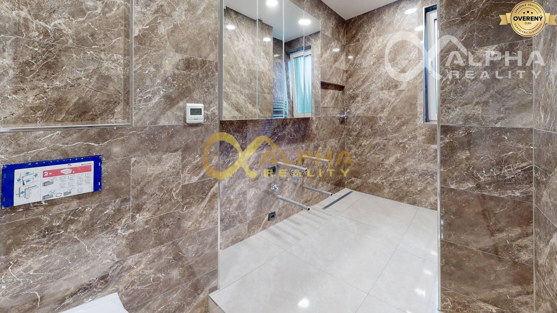 3 izbový byt s balkónom, centrum, Levoča