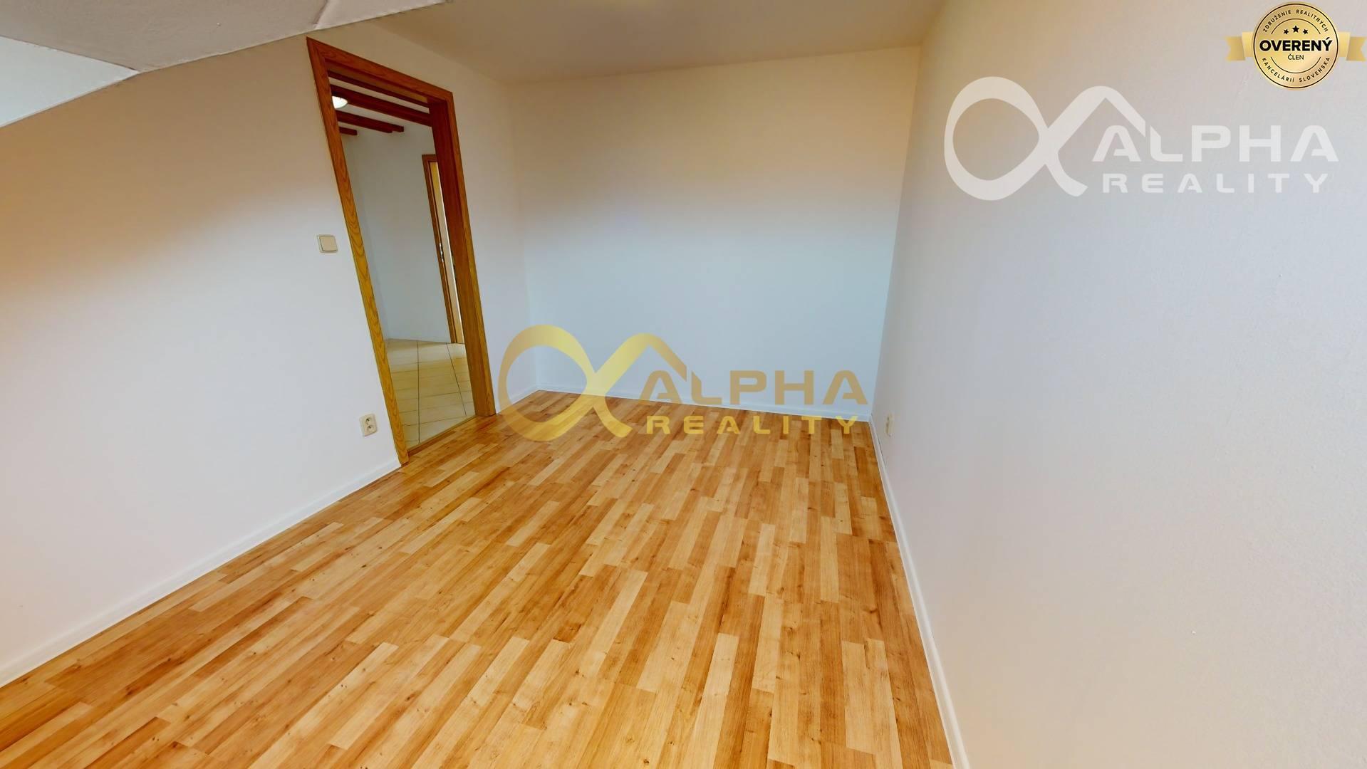 3 izbový podkrovný byt s loggiou, centrum, Spišská Nová Ves