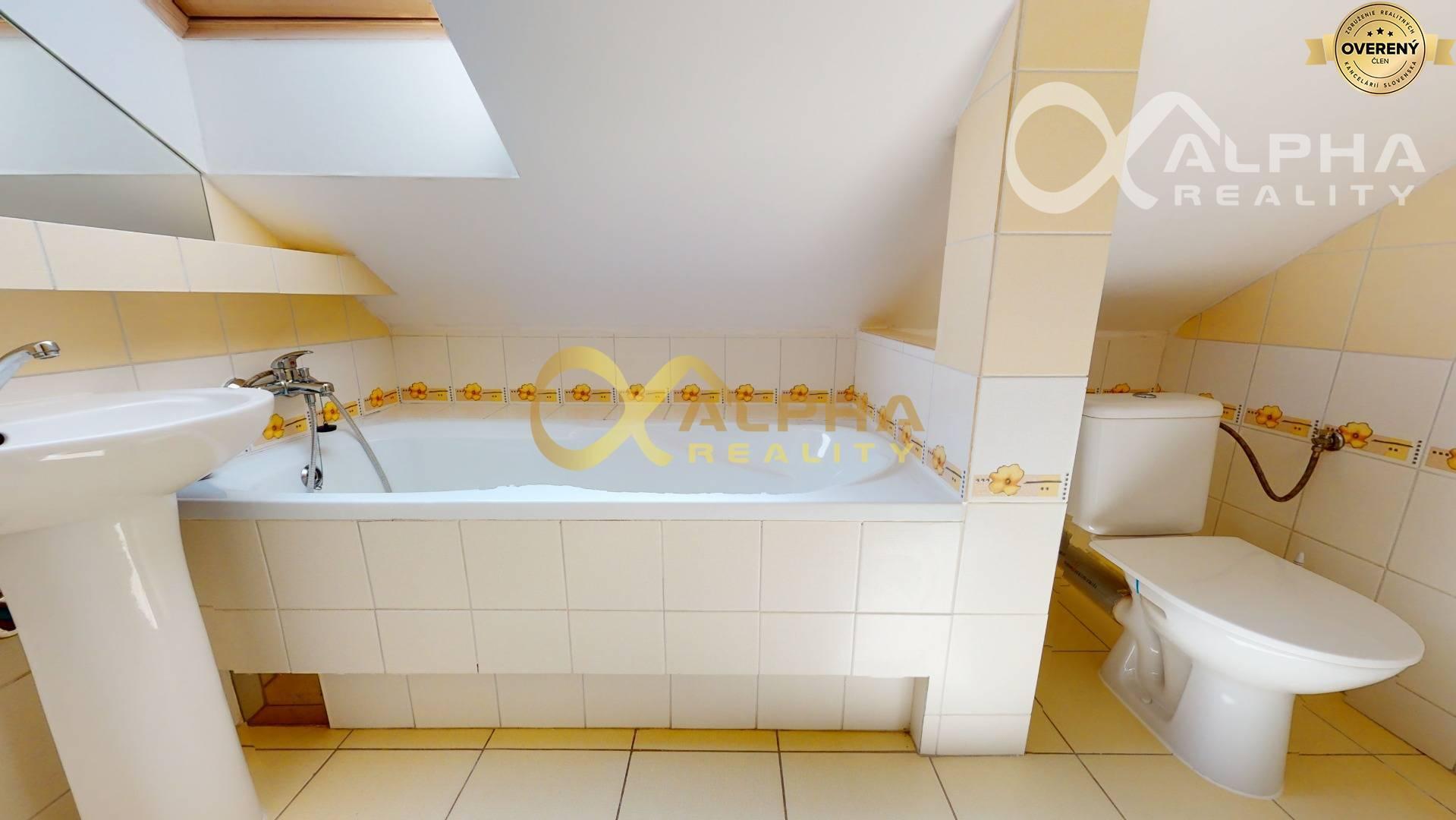 3 izbový podkrovný byt s loggiou, centrum, Spišská Nová Ves