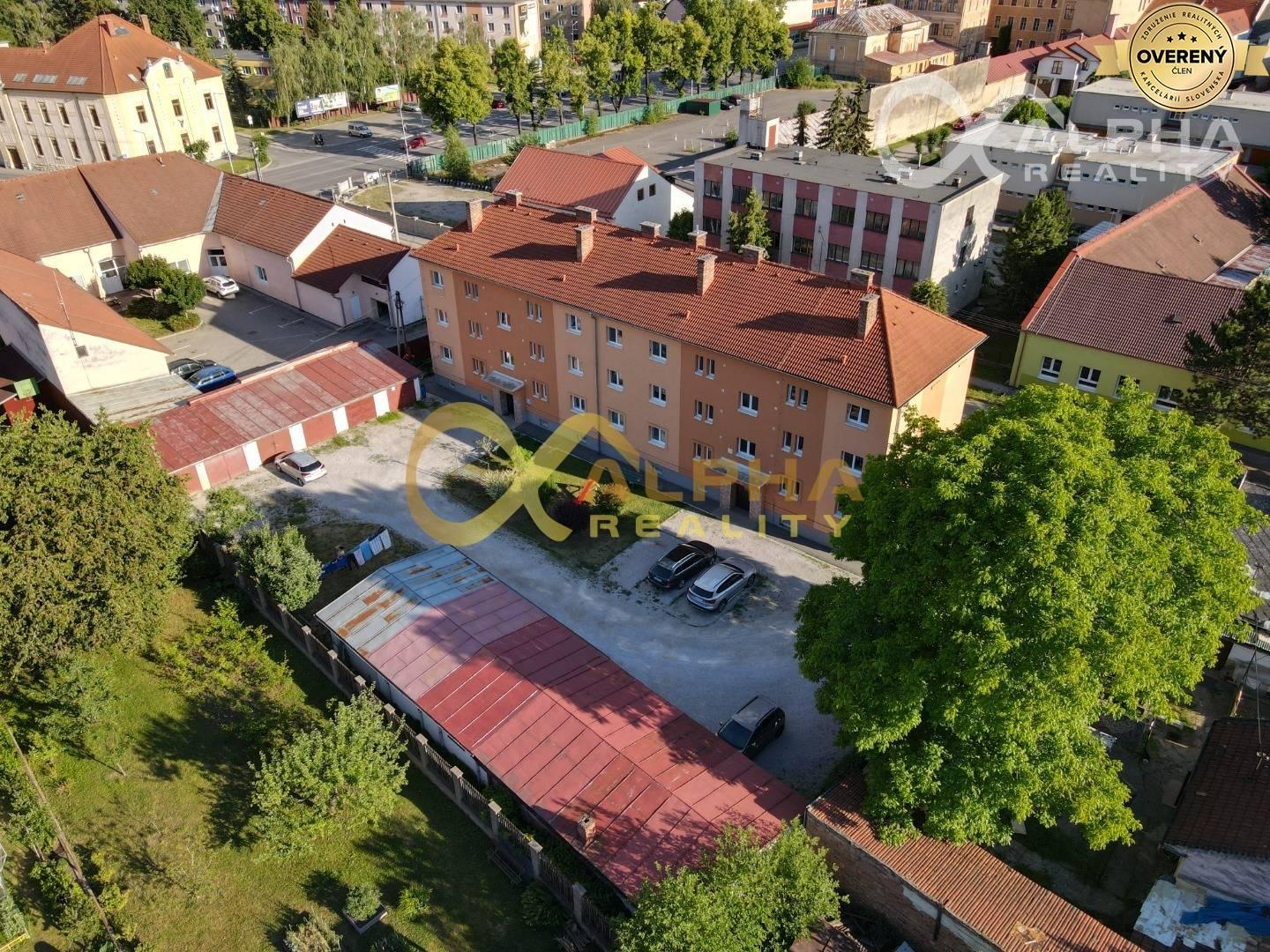 EXKLUZÍVNE 2i byt upravený na 3i, s garážou, centrum, Spišská Nová Ves