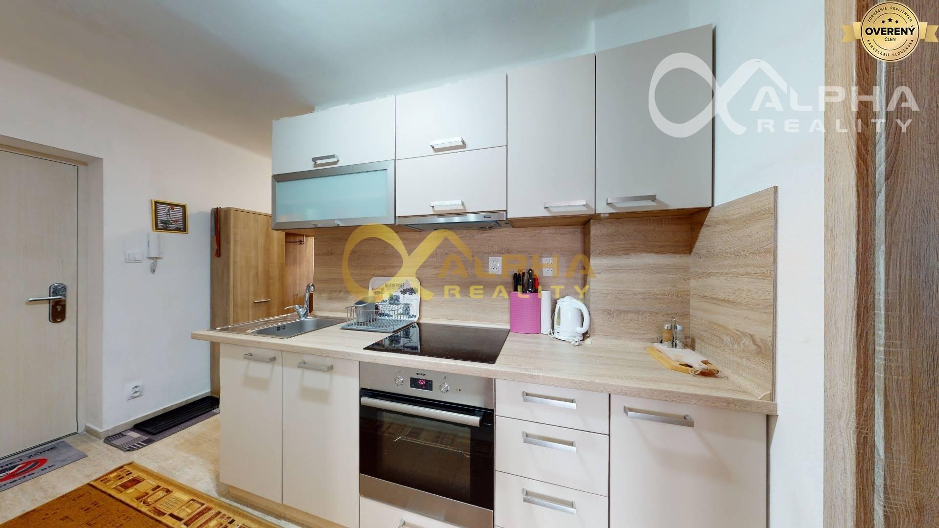 EXKLUZÍVNE 2i byt upravený na 3i, s garážou, centrum, Spišská Nová Ves