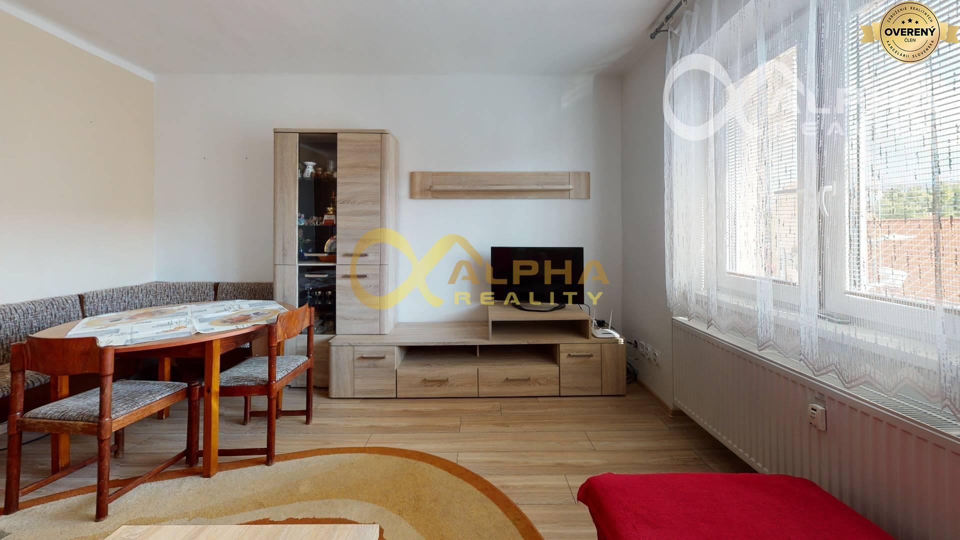 EXKLUZÍVNE 2i byt upravený na 3i, s garážou, centrum, Spišská Nová Ves