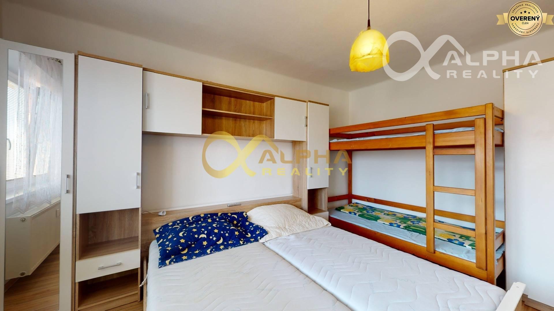 EXKLUZÍVNE 2i byt upravený na 3i, s garážou, centrum, Spišská Nová Ves