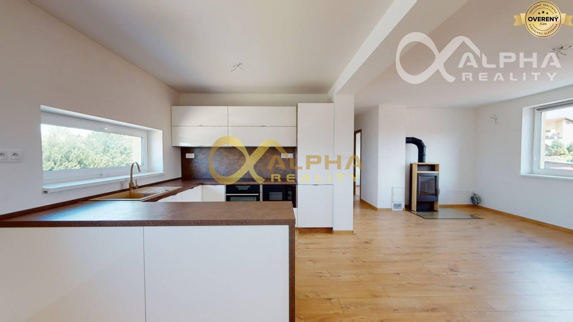 EXKLUZÍVNE Nadštandardný 4 izbový byt s balkónom, Odorín, okres SNV