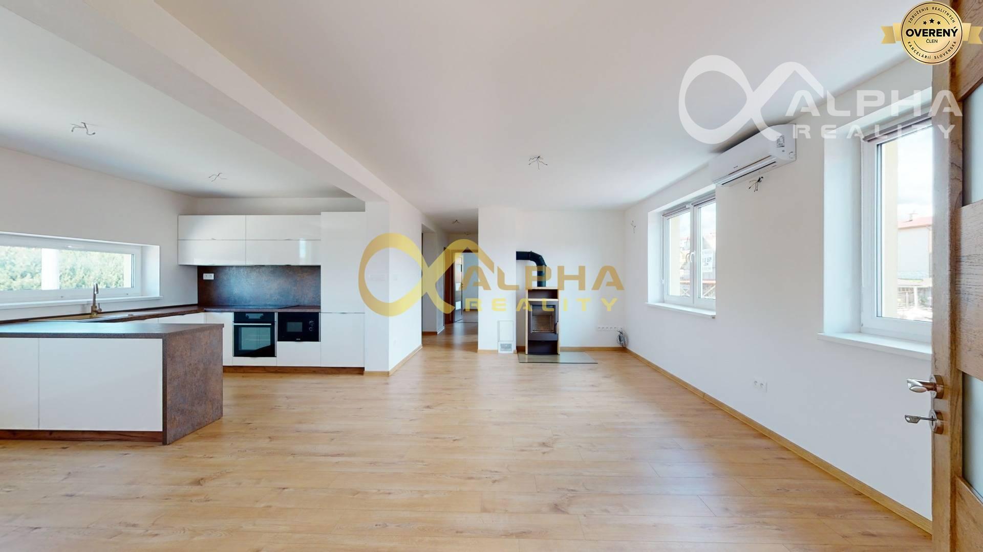 EXKLUZÍVNE Nadštandardný 4 izbový byt s balkónom, Odorín, okres SNV