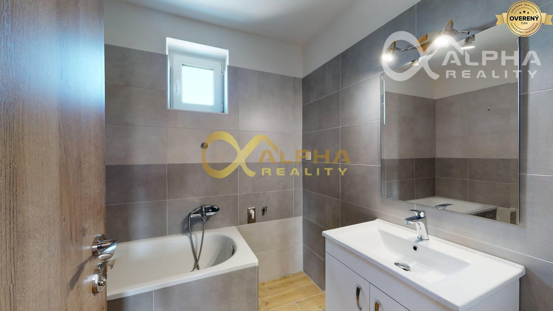 EXKLUZÍVNE Nadštandardný 4 izbový byt s balkónom, Odorín, okres SNV