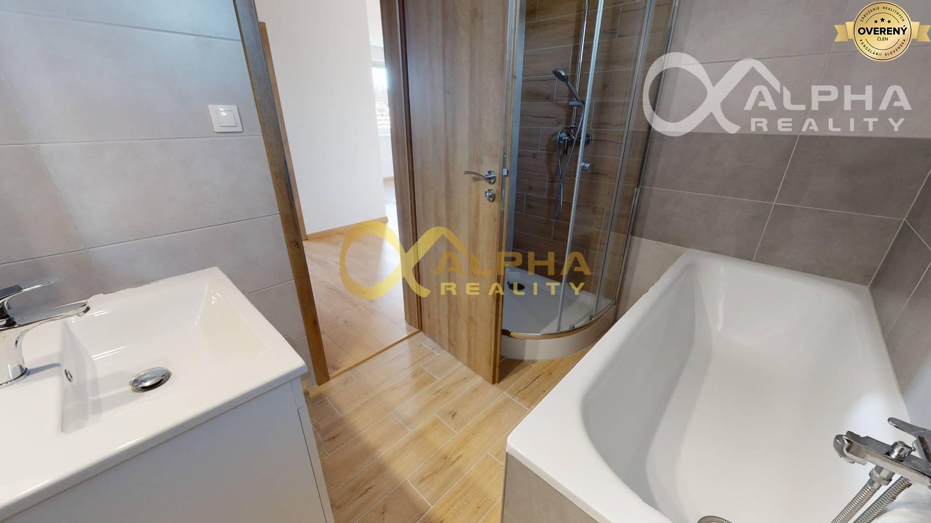 EXKLUZÍVNE Nadštandardný 4 izbový byt s balkónom, Odorín, okres SNV