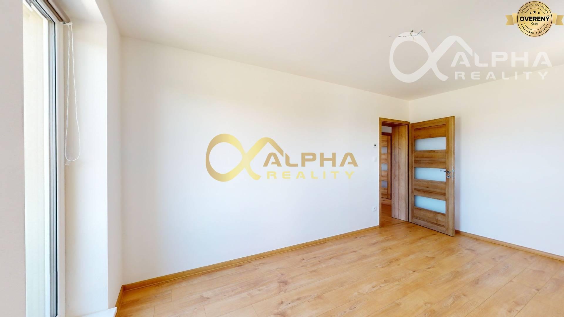 EXKLUZÍVNE Nadštandardný 4 izbový byt s balkónom, Odorín, okres SNV