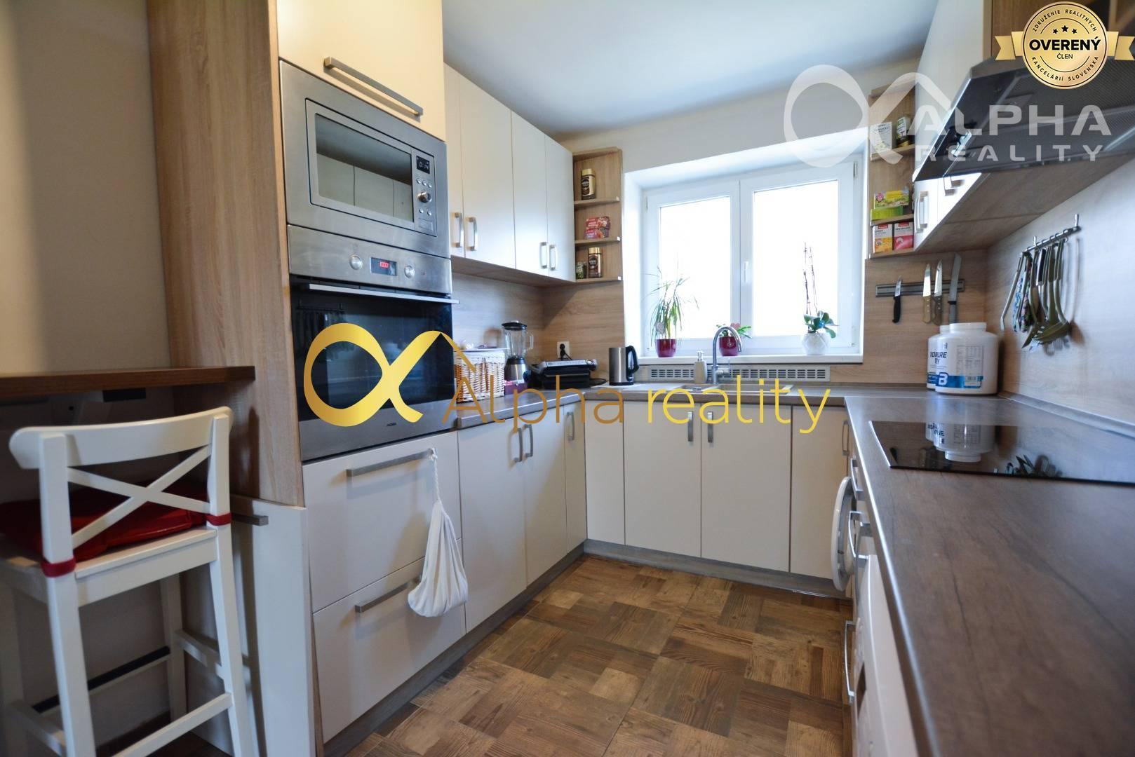 Exkluzívne: Prenájom 2 izbový byt s balkónom, centrum, Sp. Nová Ves