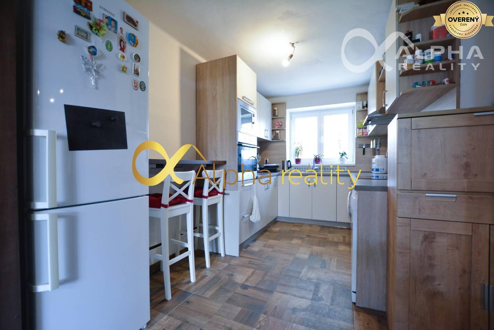 Exkluzívne: Prenájom 2 izbový byt s balkónom, centrum, Sp. Nová Ves