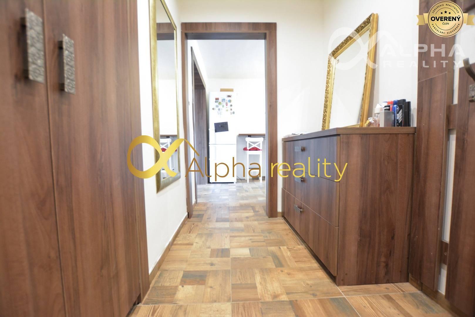 Exkluzívne: Prenájom 2 izbový byt s balkónom, centrum, Sp. Nová Ves