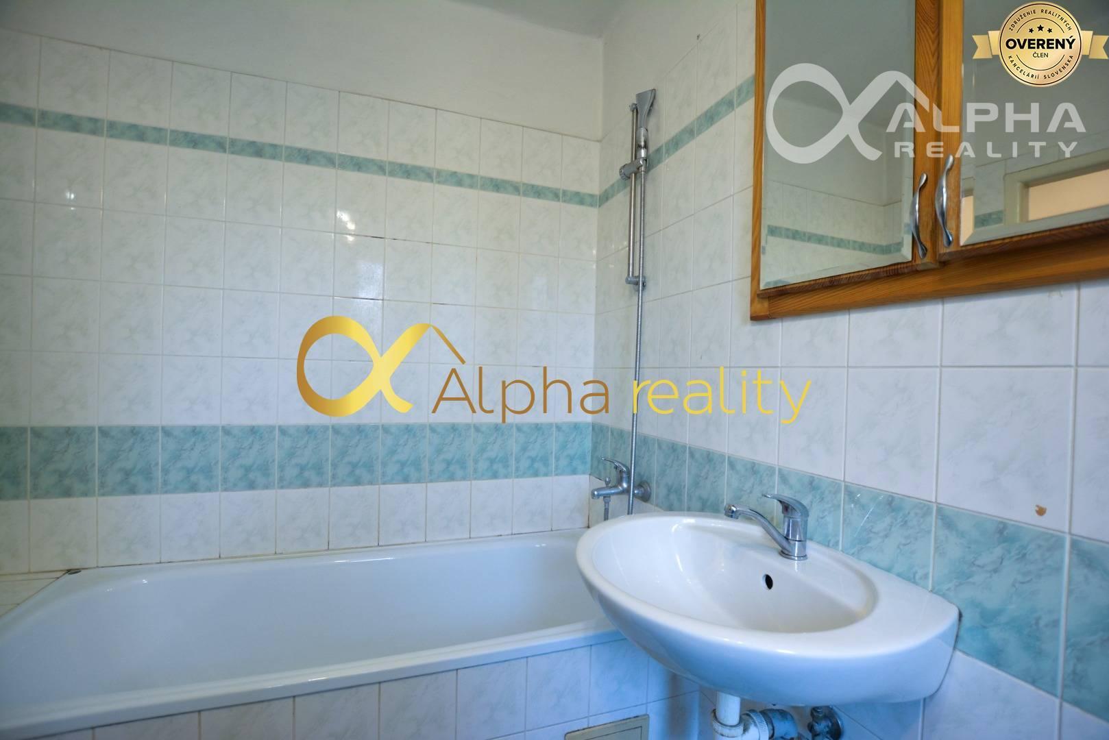 Exkluzívne: Prenájom 2 izbový byt s balkónom, centrum, Sp. Nová Ves