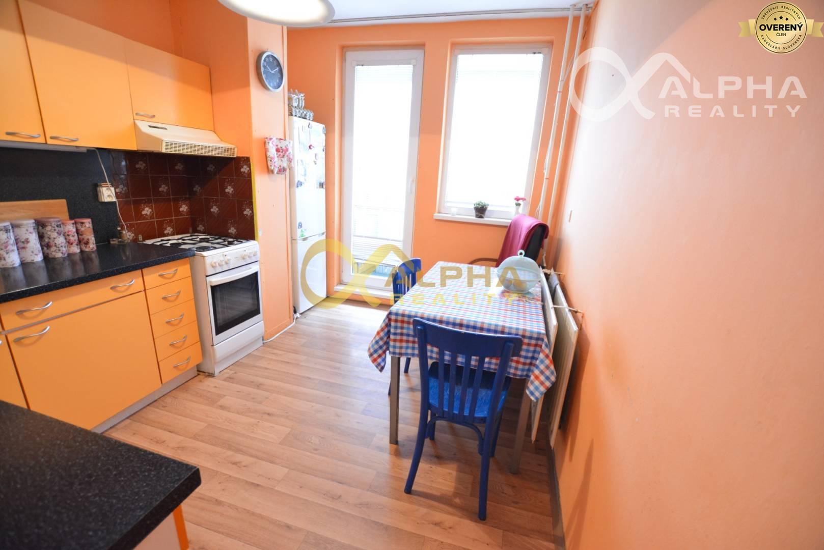 Exkluzívne: Prenájom 4 izbový byt s loggiou, sídl. Mier, Sp. Nová Ves