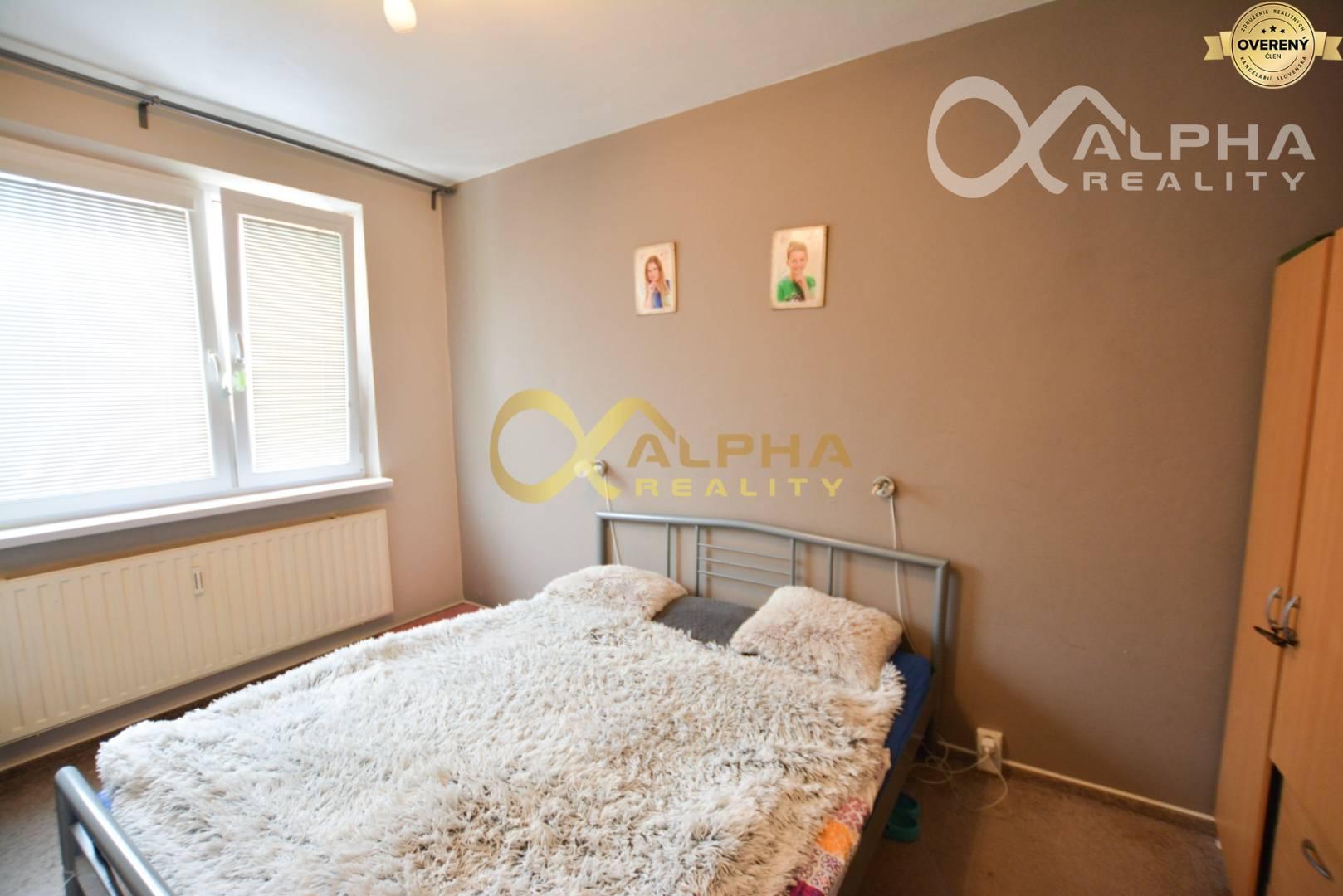 Exkluzívne: Prenájom 4 izbový byt s loggiou, sídl. Mier, Sp. Nová Ves