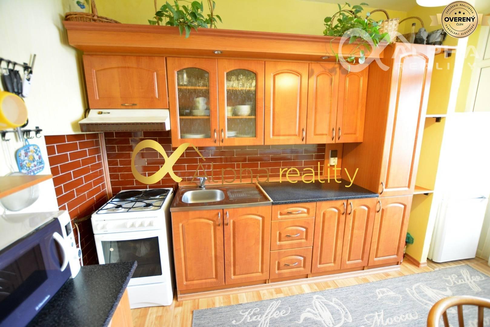 REZERVOVANÉ, 3i byt s loggiou, sídlisko Východ, Spišská Nová Ves