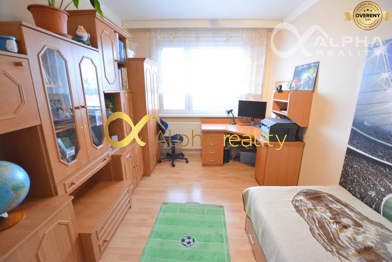 REZERVOVANÉ, 3i byt s loggiou, sídlisko Východ, Spišská Nová Ves