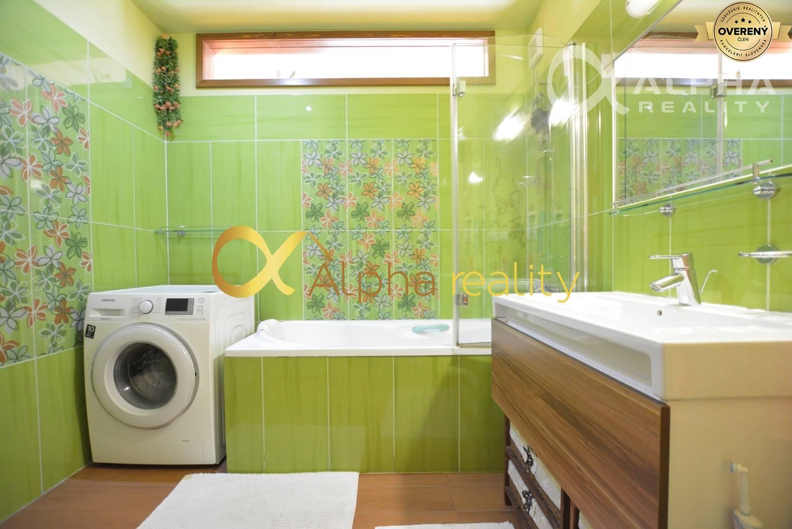 EXKLUZÍVNE 3 izbový byt s loggiou, sídlisko Západ, Spišská Nová Ves