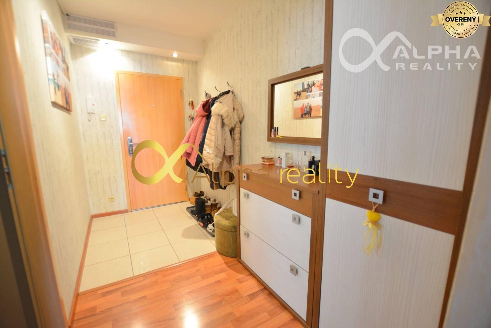 EXKLUZÍVNE 3 izbový byt s loggiou, sídlisko Západ, Spišská Nová Ves