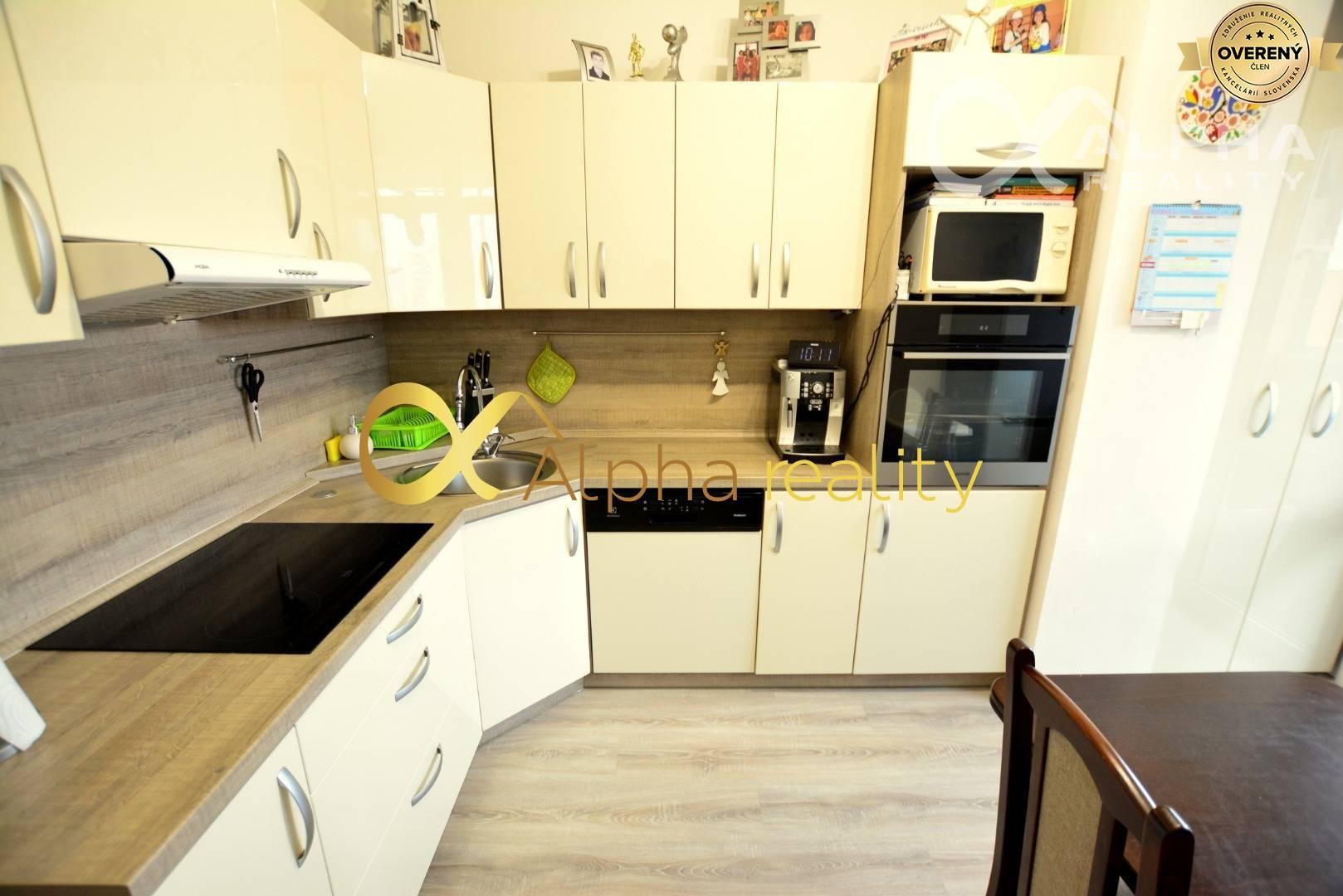 Prenájom 4 izbový byt s loggiou, sídlisko Mier, Spišská Nová Ves